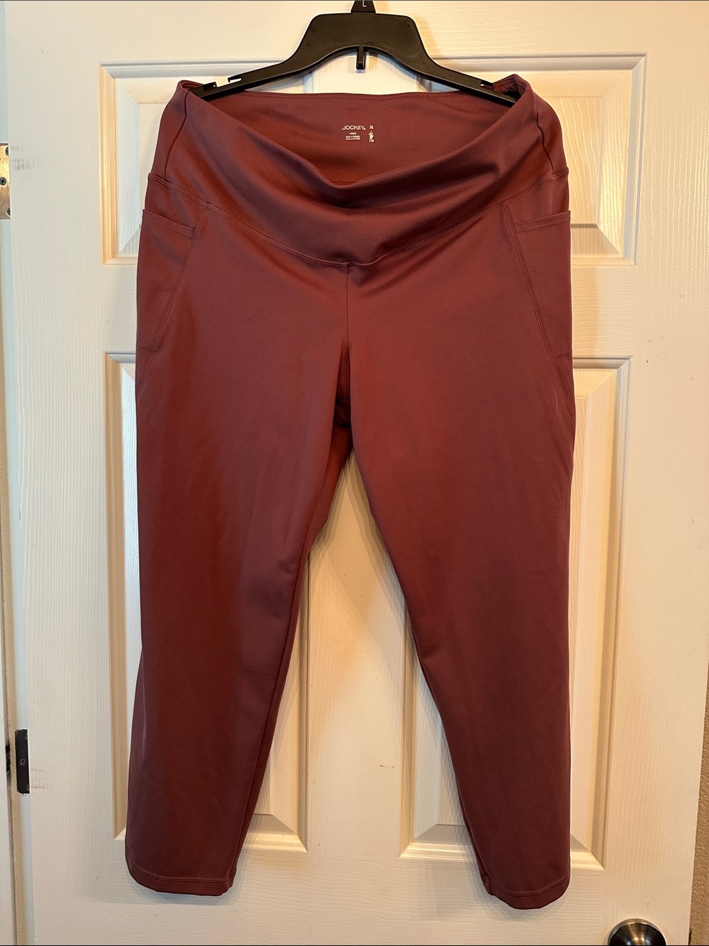 Jockey Maroon High-Waist Active Capri Pants